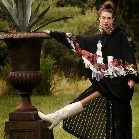 zara life sweatshirt